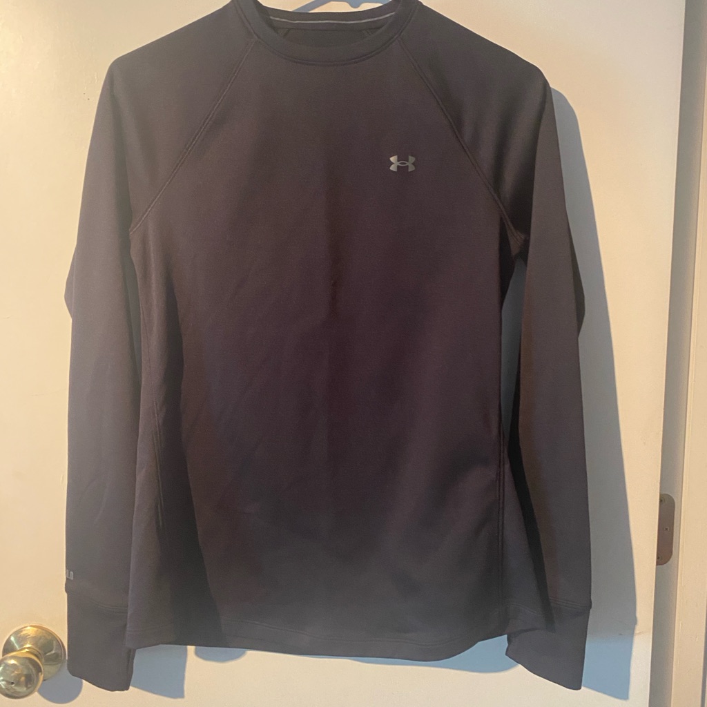 Under Armour Fitted Coldgear Pullover. Size Medium